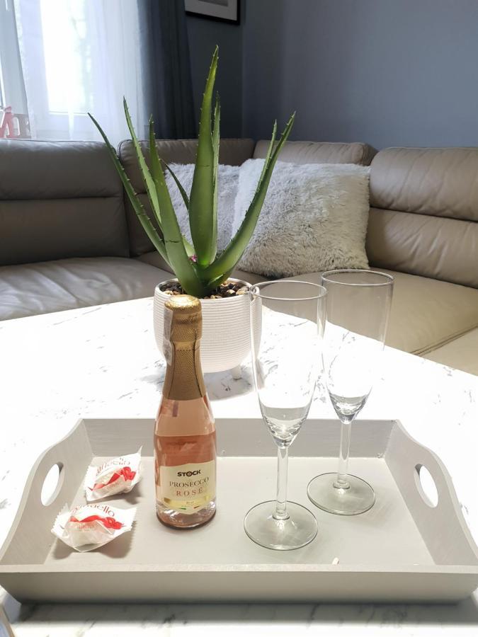 Appartamento Apartament Dwupokojowy Trzynastka - Strzezony Parking